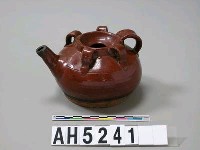 藏品(陶製油壺)的圖片